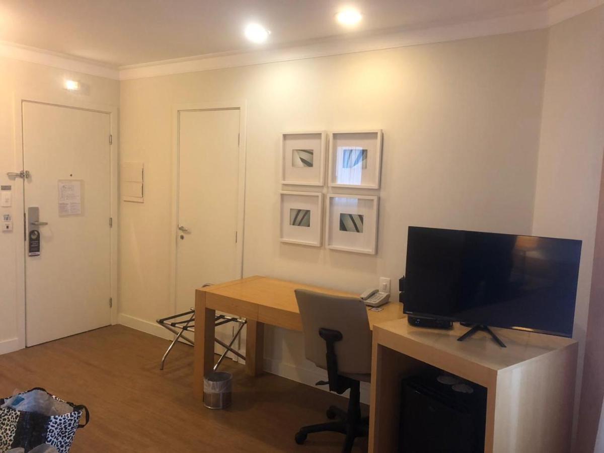 Apartamento Flat Lindo Com Vista Em Frente Ao Aeroporto De Congonhas - H806 *